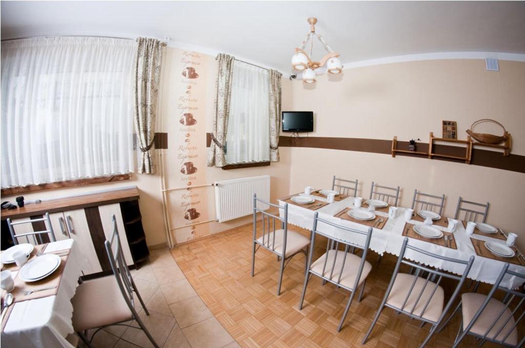 Noclegi Zlota Rybka Thorn Exterior foto