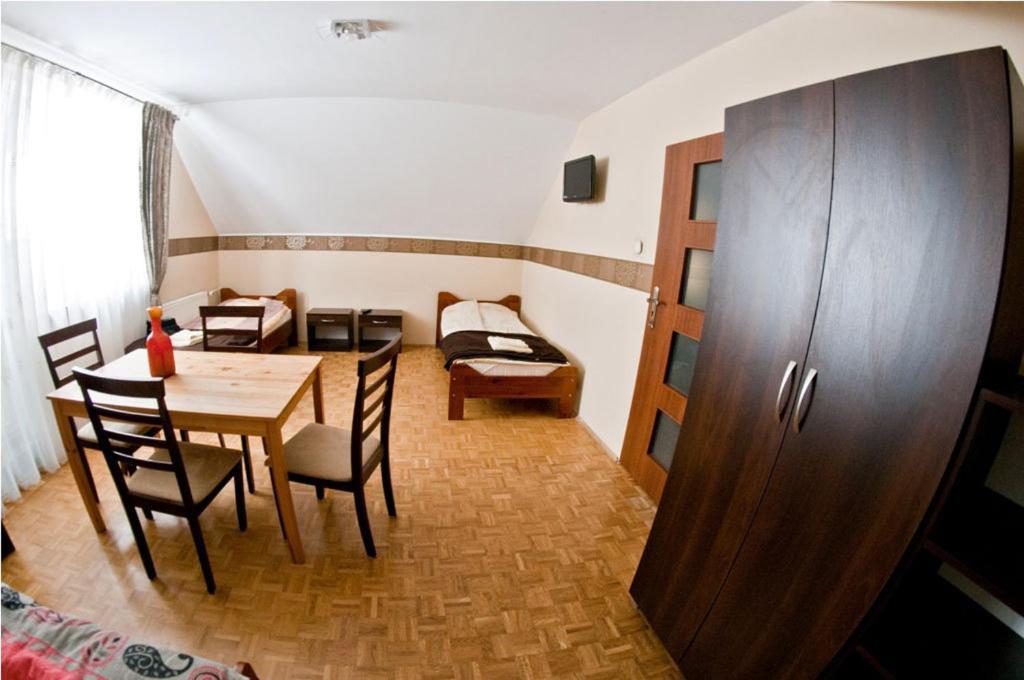 Noclegi Zlota Rybka Thorn Zimmer foto